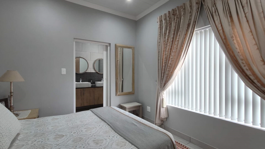 3 Bedroom Property for Sale in Hartenbos Heuwels Western Cape